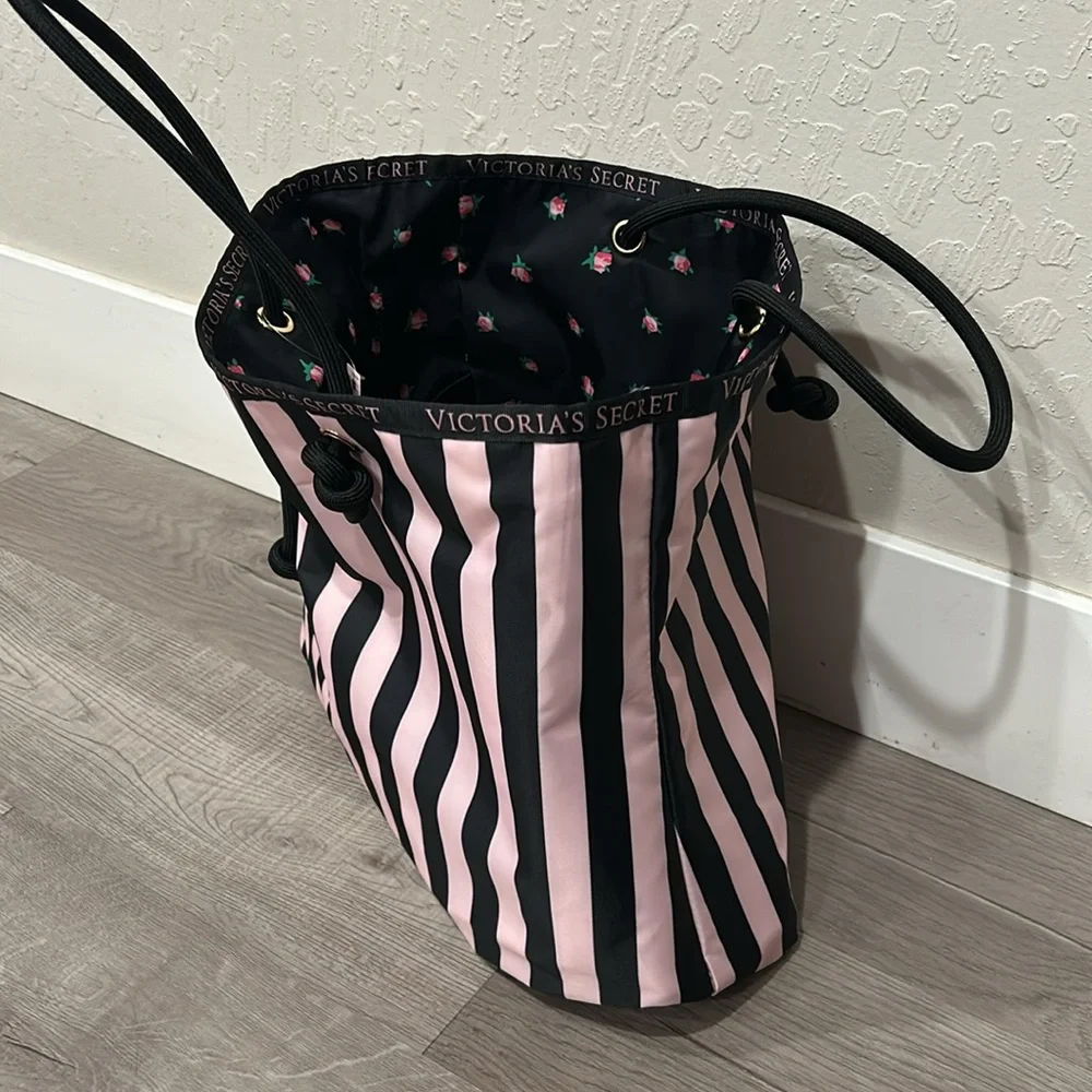 VICTORIA SECRET | Women’s Reversible Tote